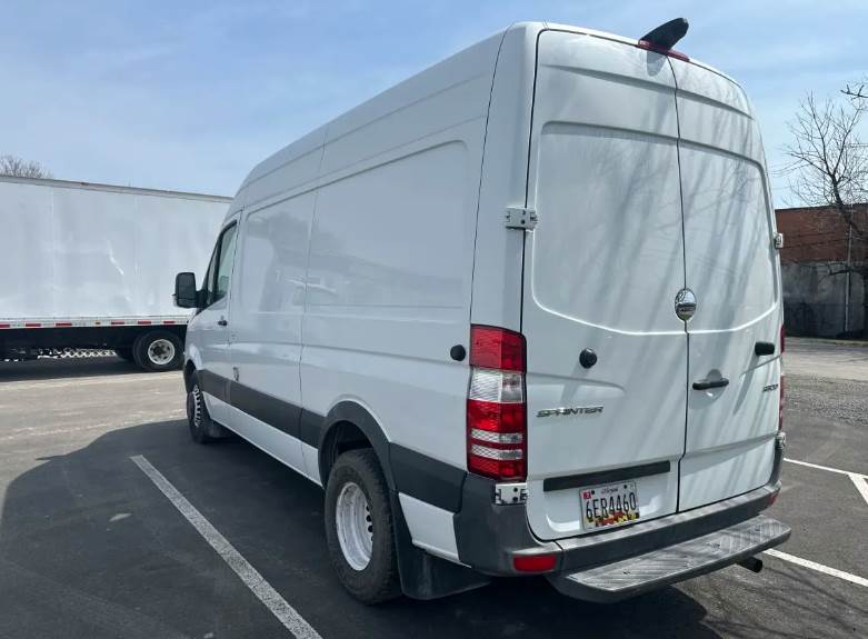 Used 2018 Freightliner Sprinter 3500 - photo 8