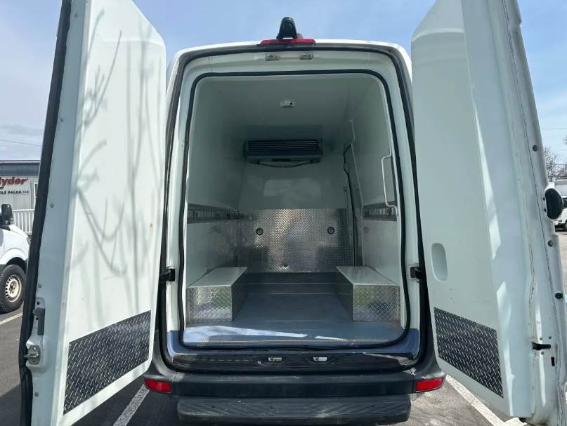 Used 2018 Freightliner Sprinter 3500 - photo 10