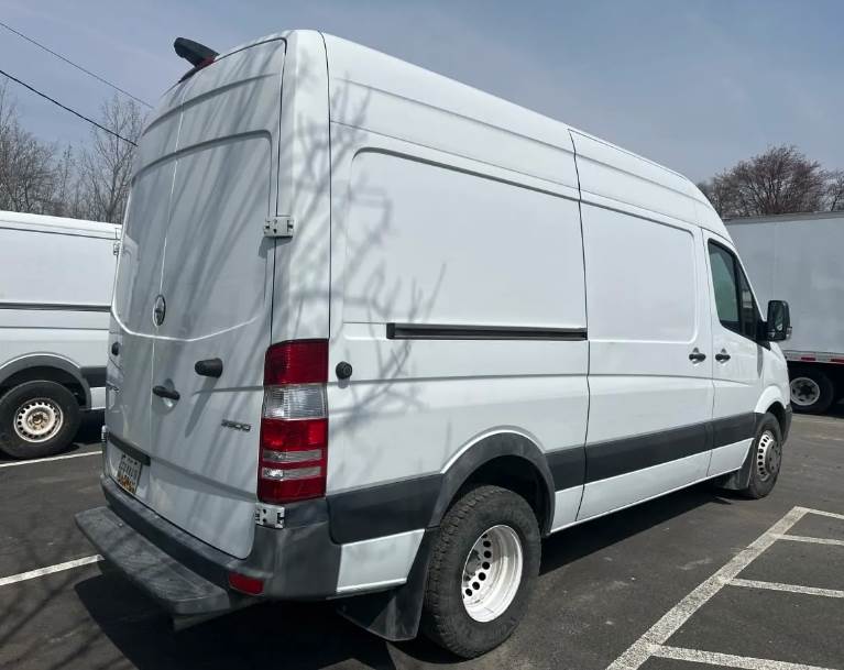 Used 2019 Freightliner Sprinter 3500 - photo 2