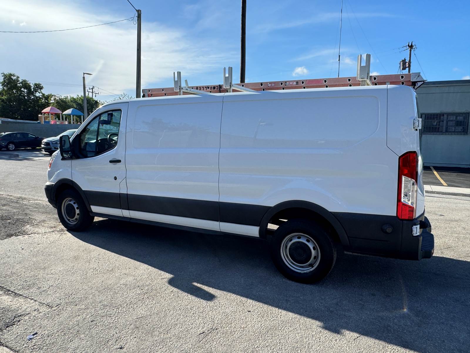 Used 2017 Ford Transit 250 - photo 9