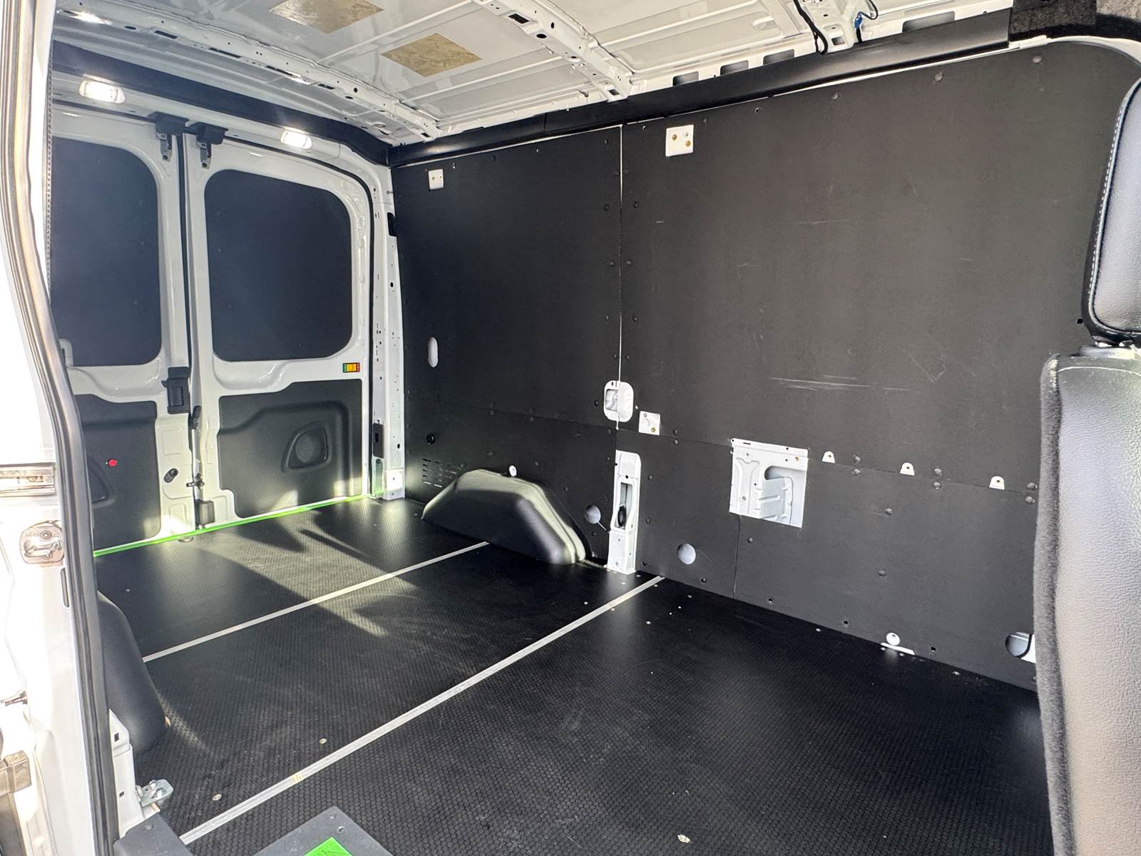 Used 2023 Ford E-Transit 350 - photo 35