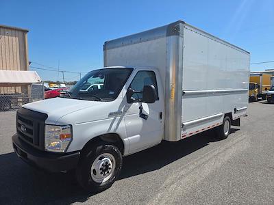 Used 2022 Ford E-350 - photo 1