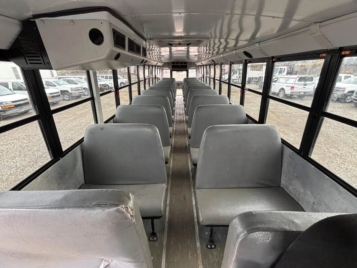 Used 2018 Freightliner B2 - photo 9