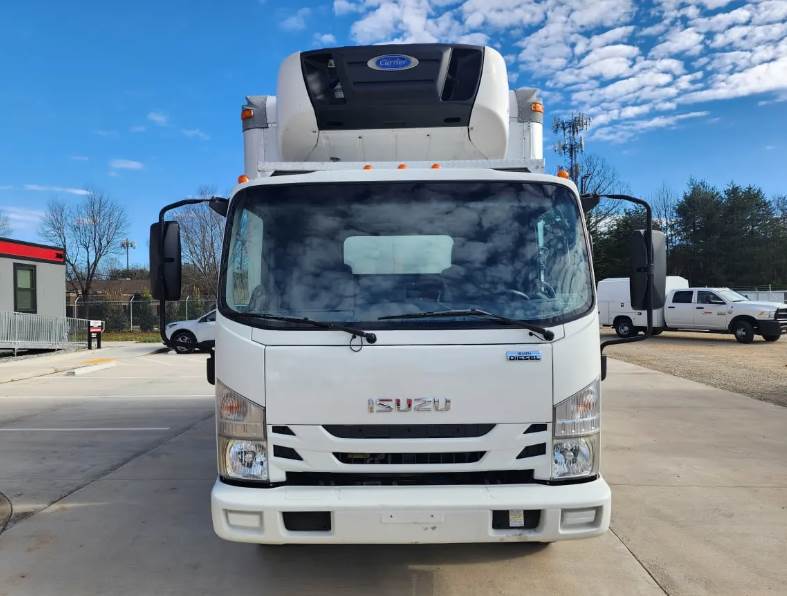 Used 2017 Isuzu NPR-XD - photo 2