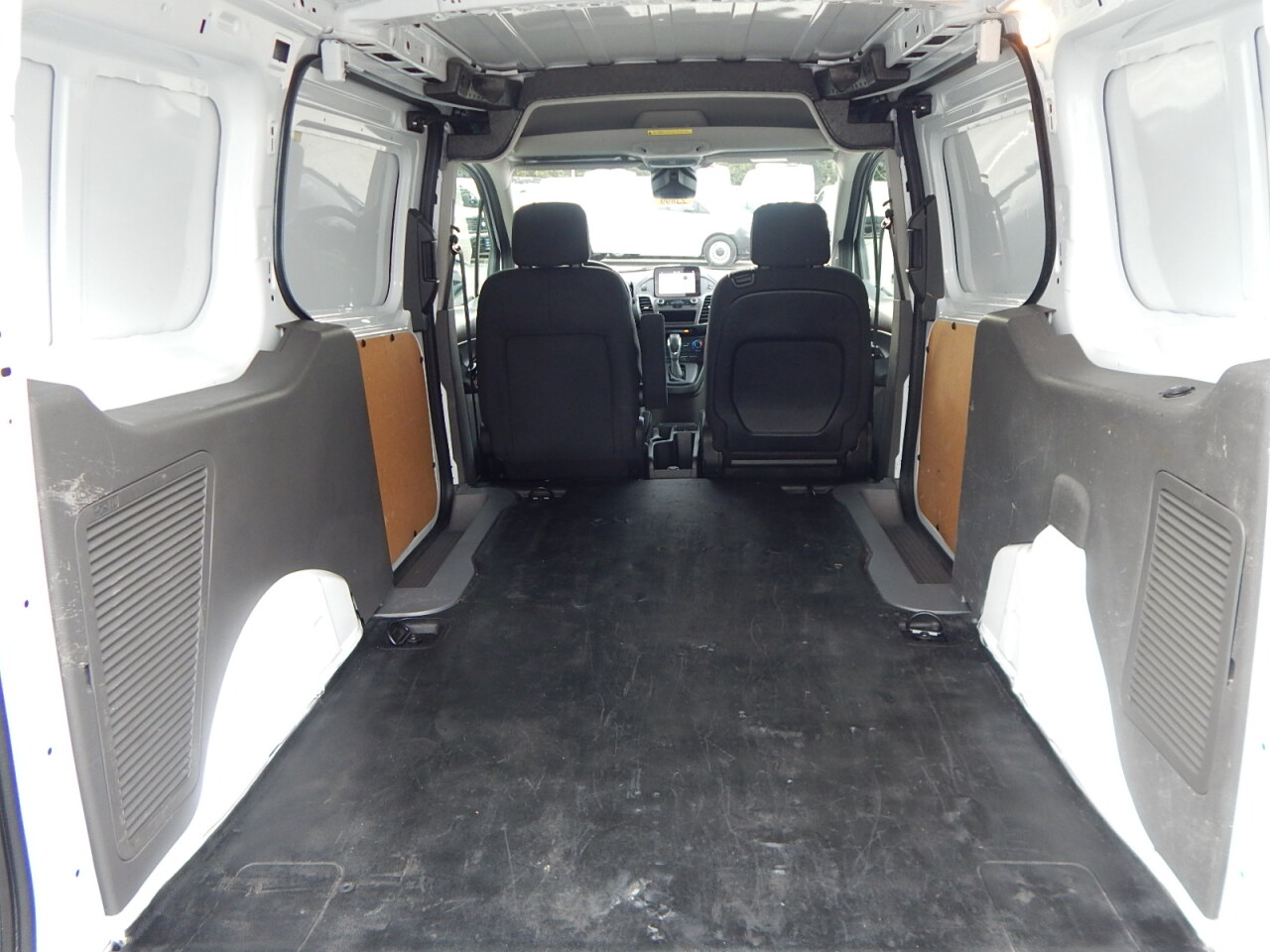 Used 2020 Ford Transit Connect - photo 6