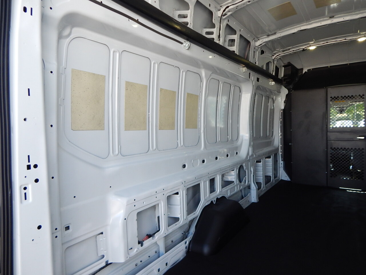 Used 2017 Ford Transit 250 - photo 17