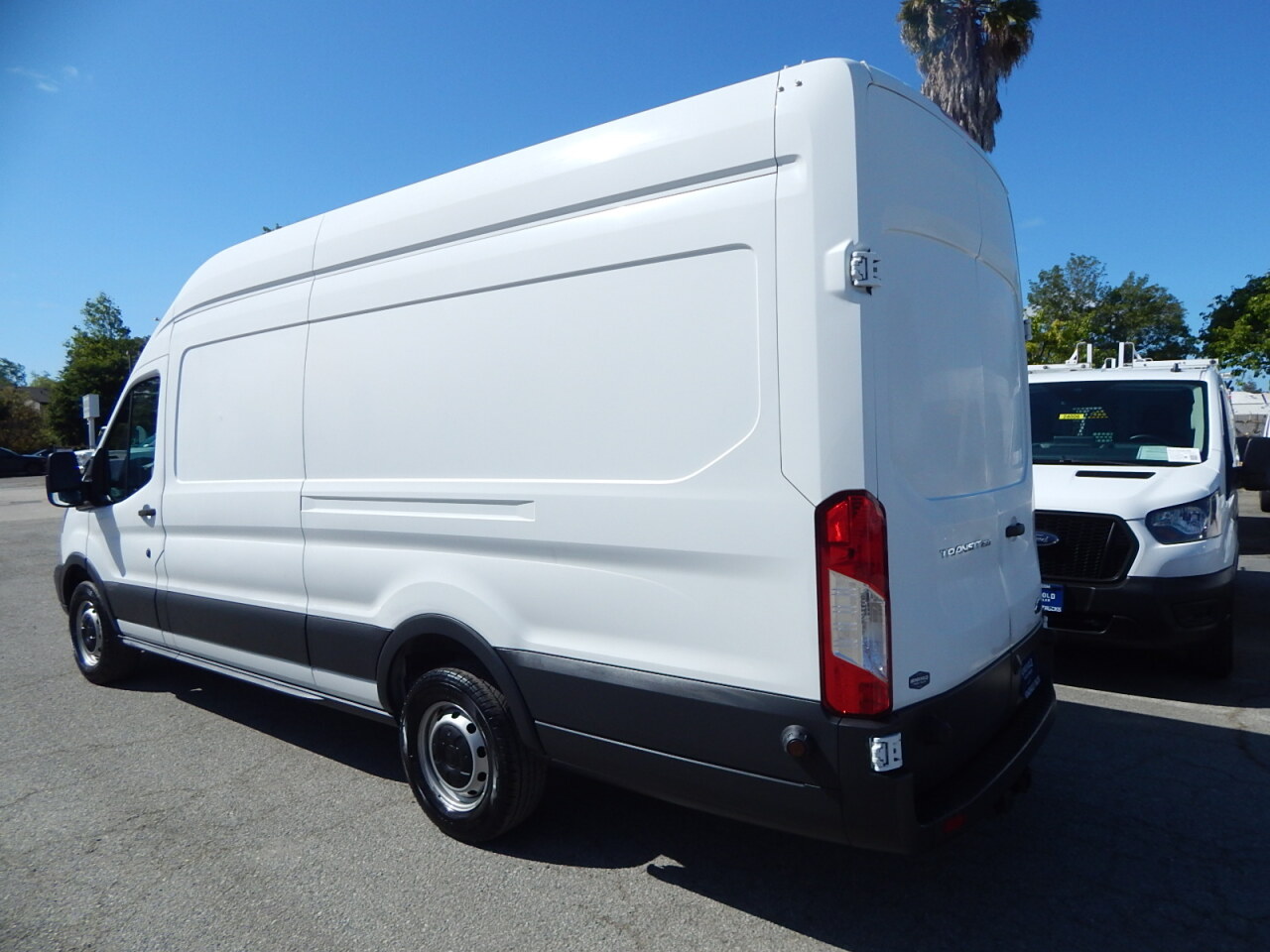 Used 2017 Ford Transit 250 - photo 2