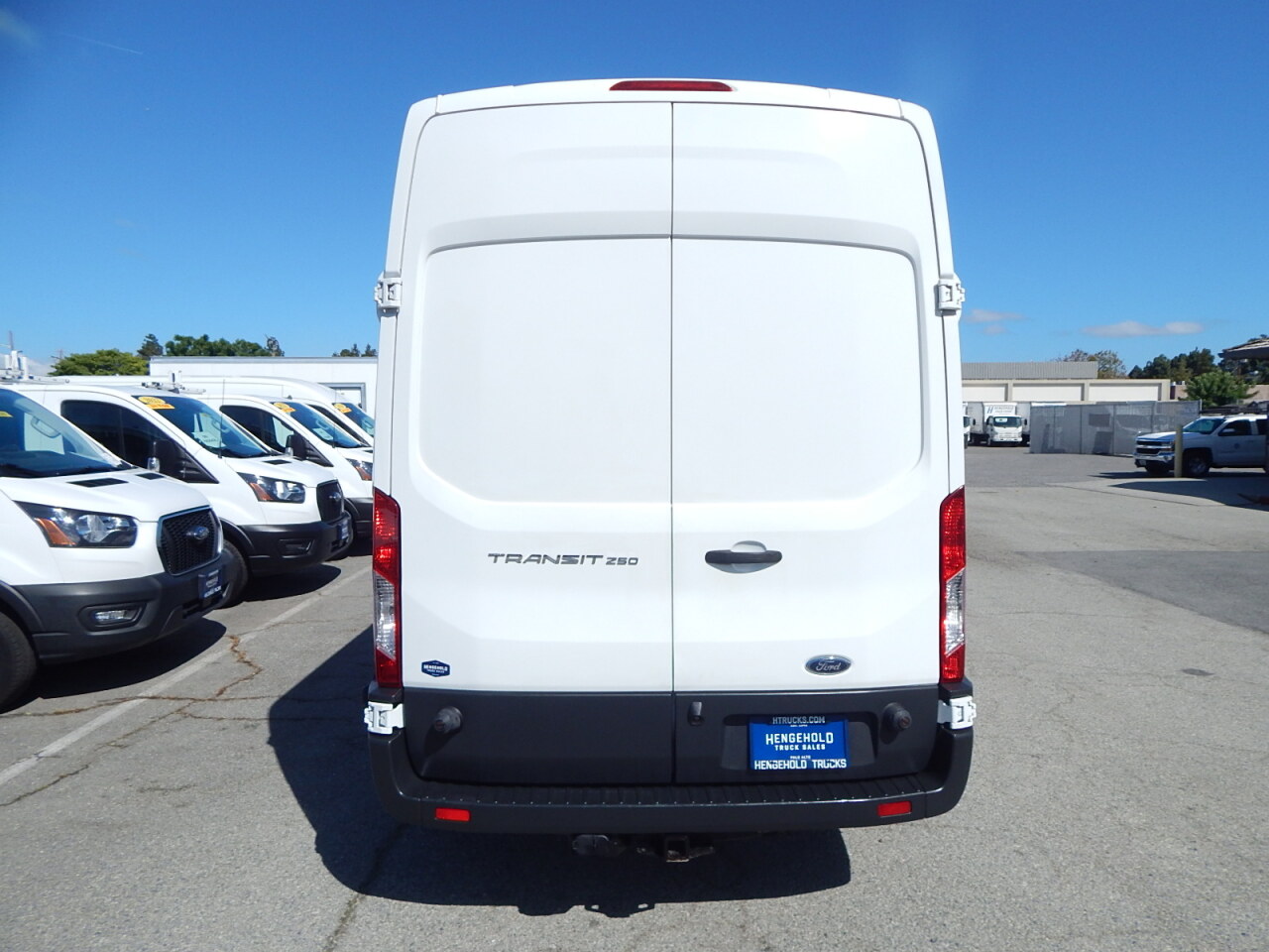 Used 2017 Ford Transit 250 - photo 9