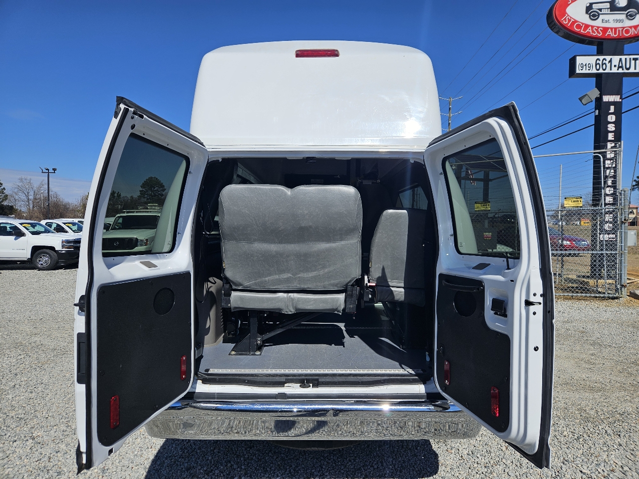 Used 2014 Ford E-350 - photo 19