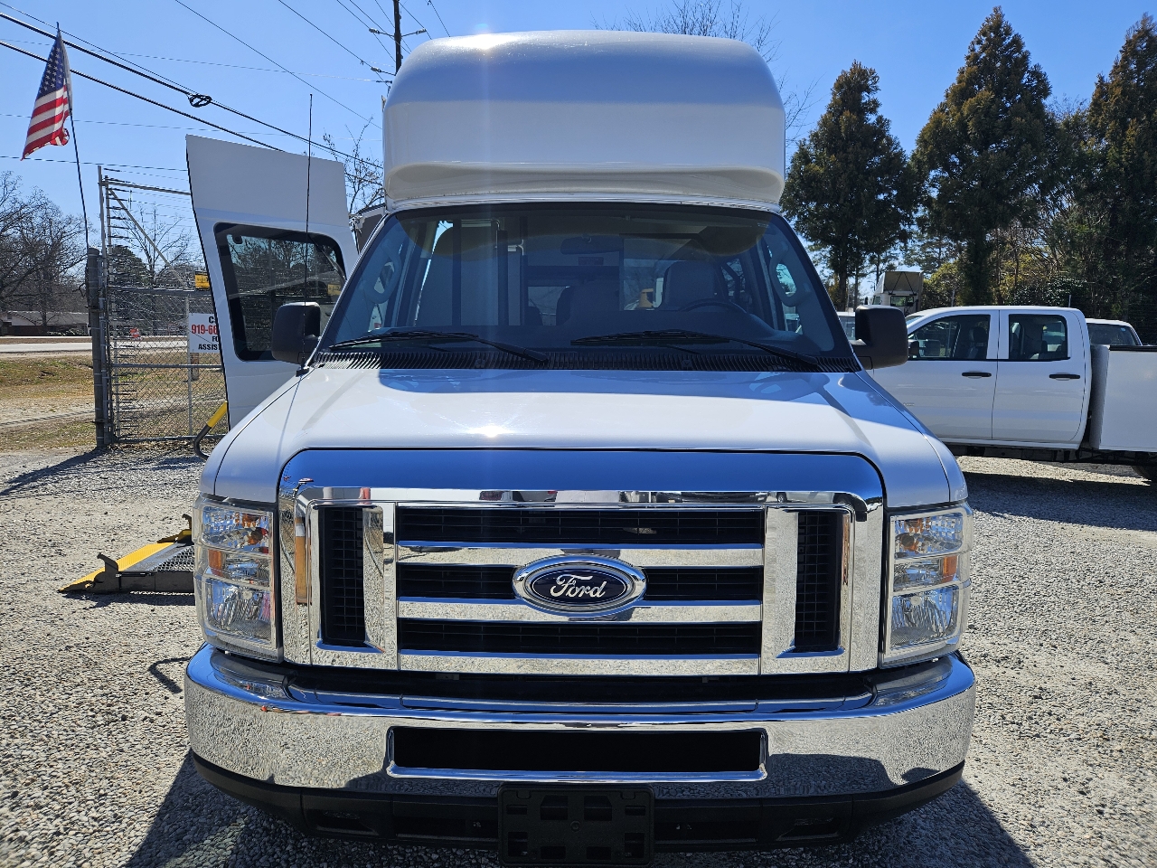 Used 2014 Ford E-350 - photo 6