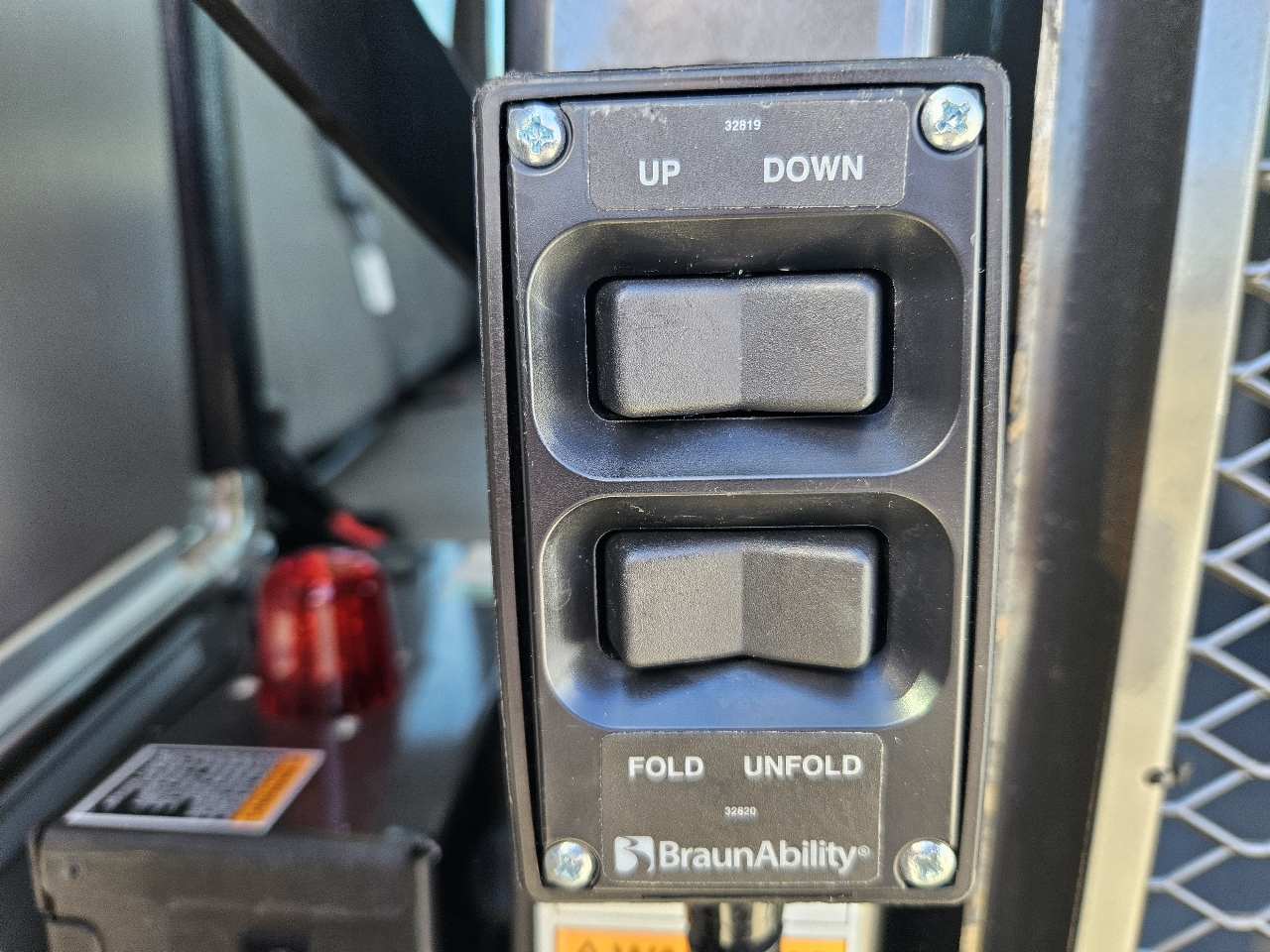 Used 2014 Ford E-350 - photo 26