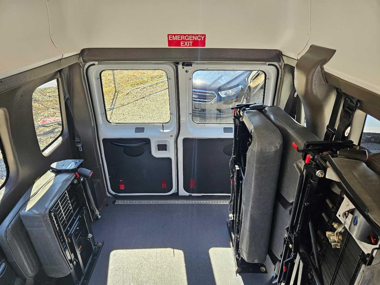 Used 2014 Ford E-350 - photo 36