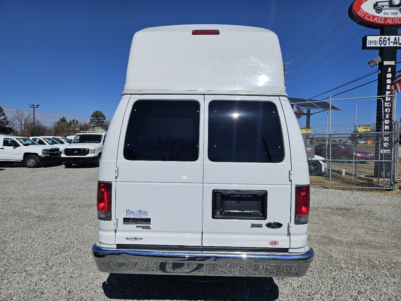 Used 2014 Ford E-350 - photo 10