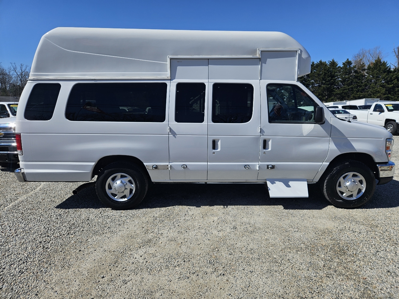 Used 2014 Ford E-350 - photo 11