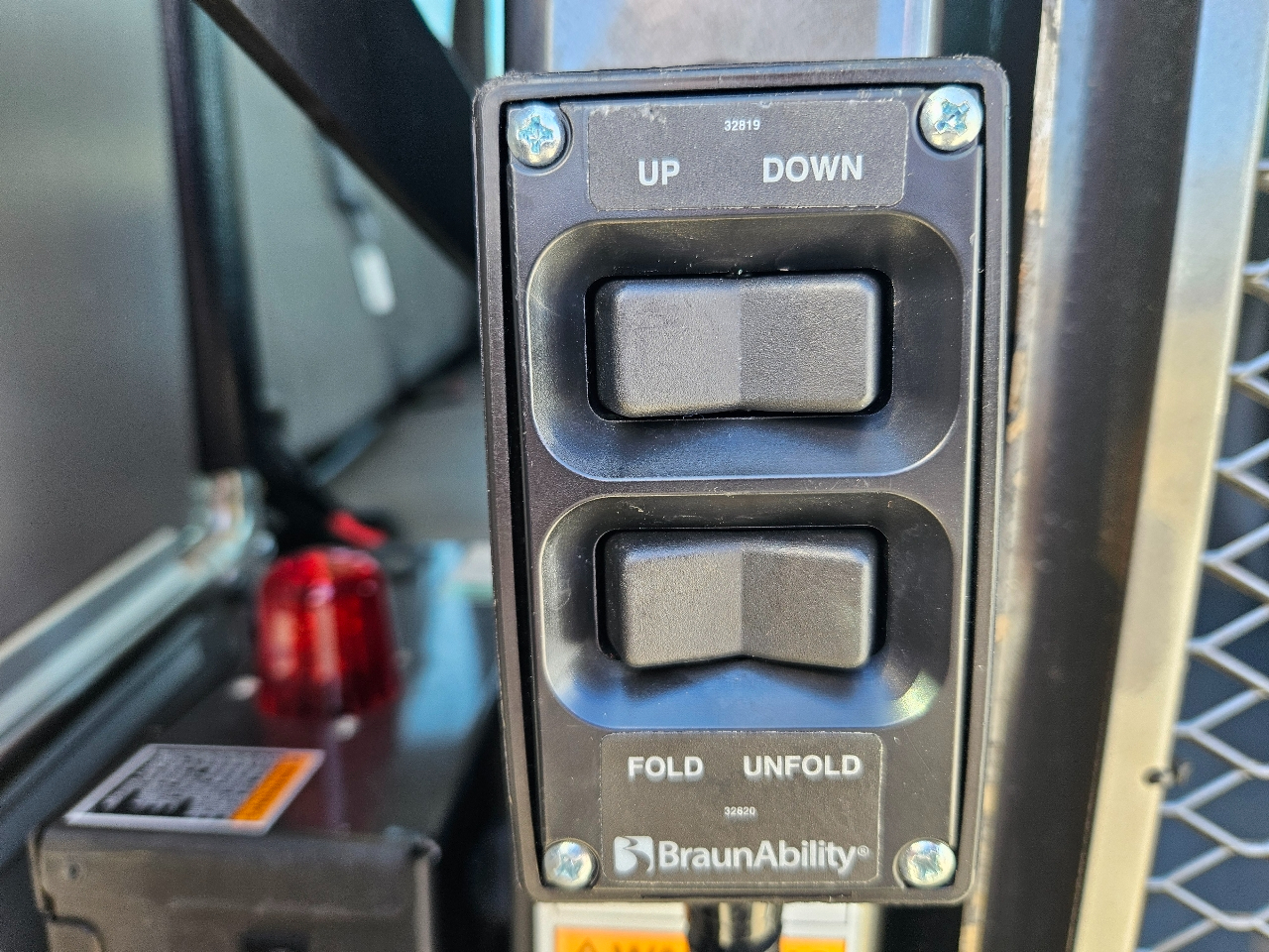 Used 2013 Ford E-350 - photo 26