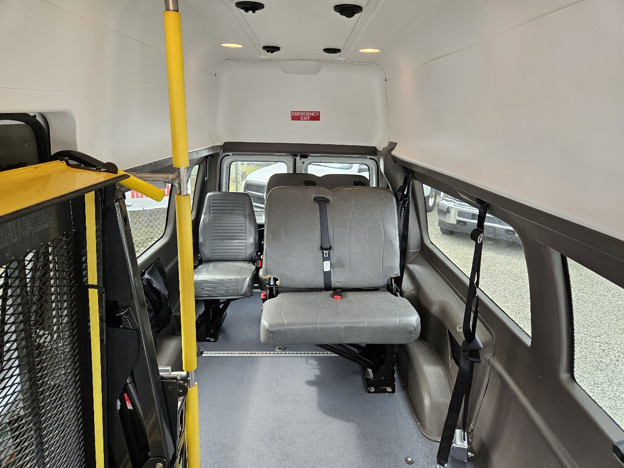 Used 2013 Ford E-350 - photo 32