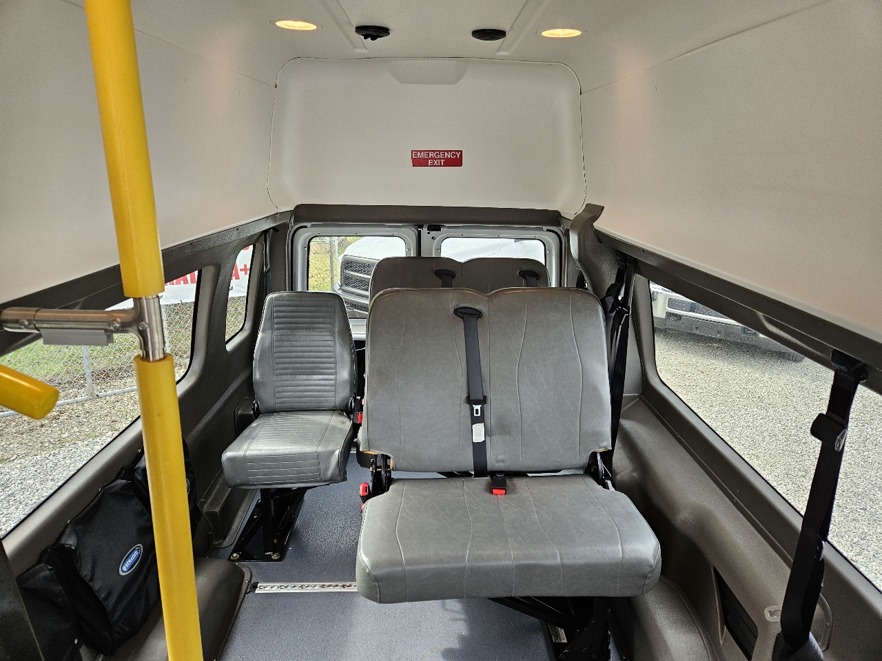 Used 2013 Ford E-350 - photo 33