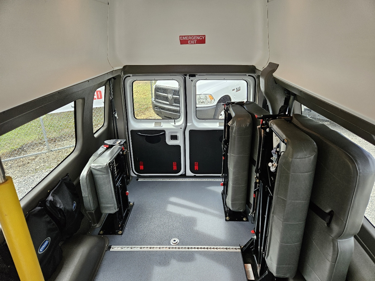 Used 2013 Ford E-350 - photo 37