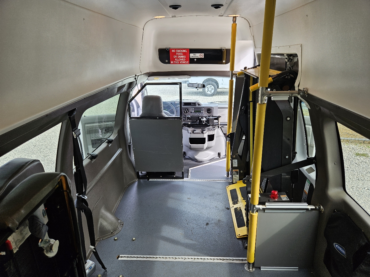 Used 2013 Ford E-350 - photo 39