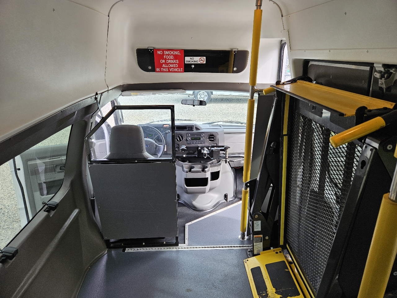 Used 2013 Ford E-350 - photo 40