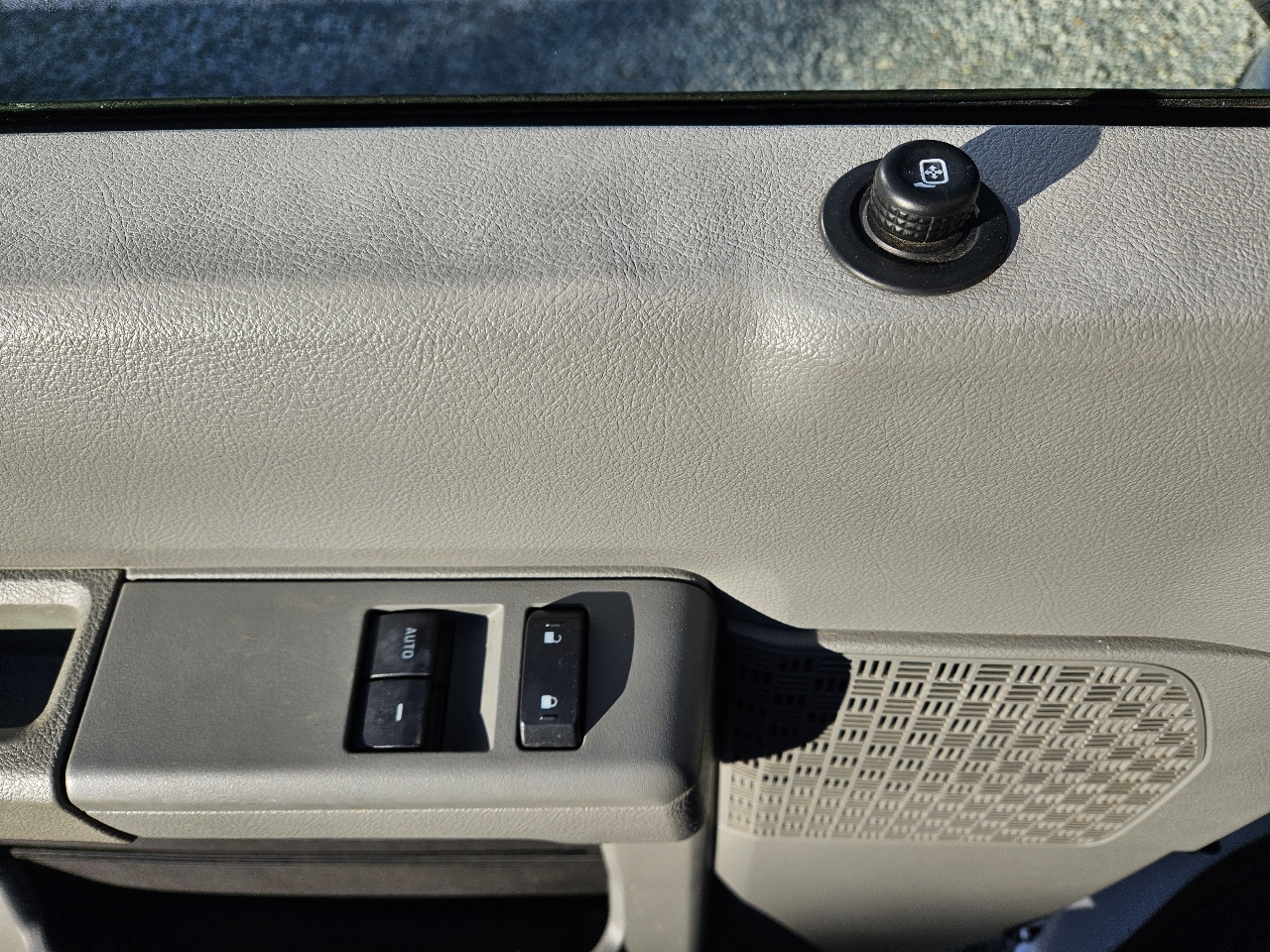 Used 2014 Ford E-250 - photo 15