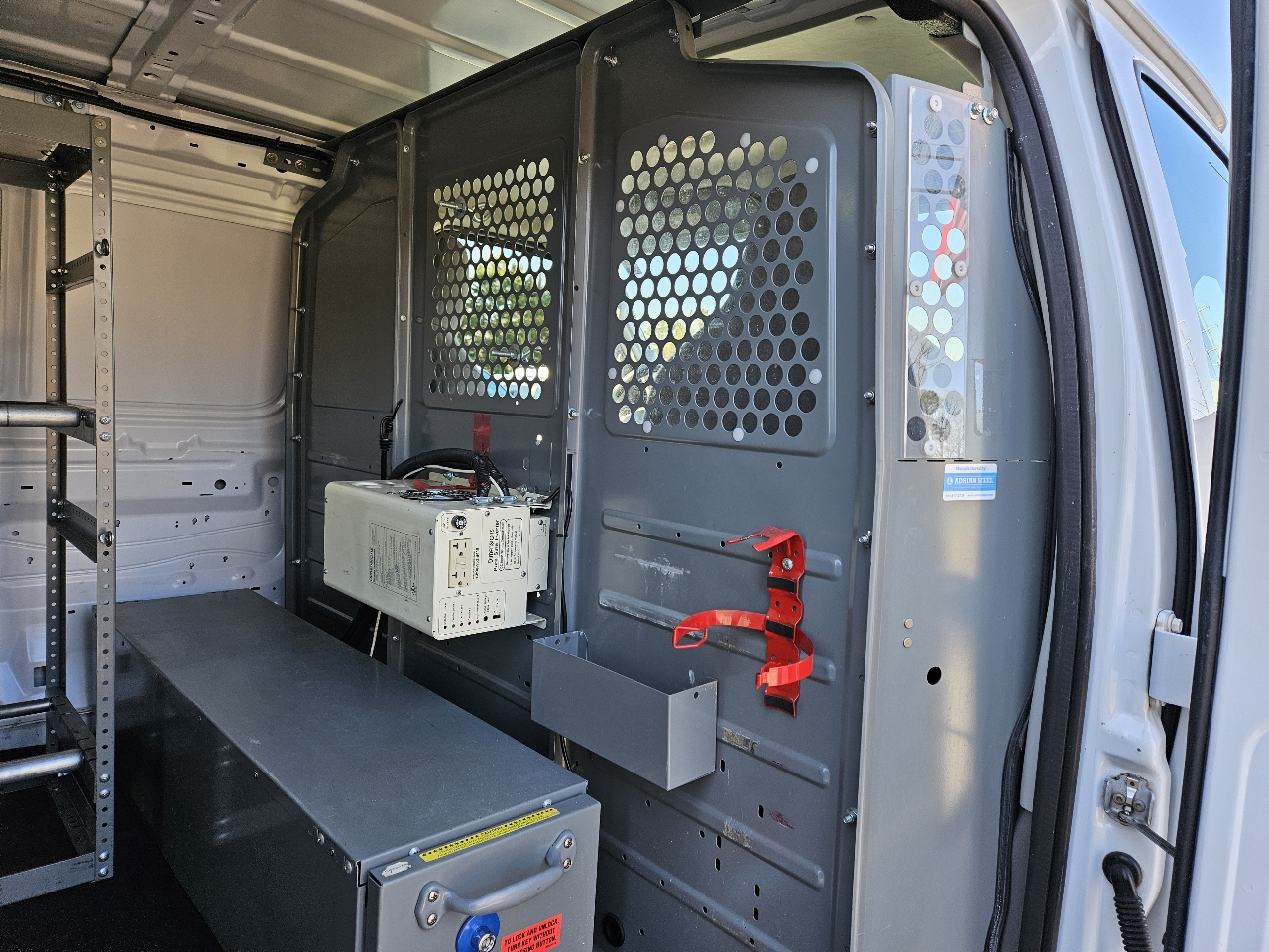 Used 2014 Ford E-250 - photo 30