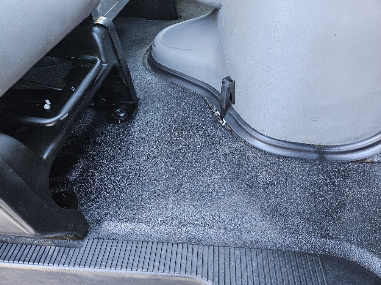 Used 2014 Ford E-250 - photo 35