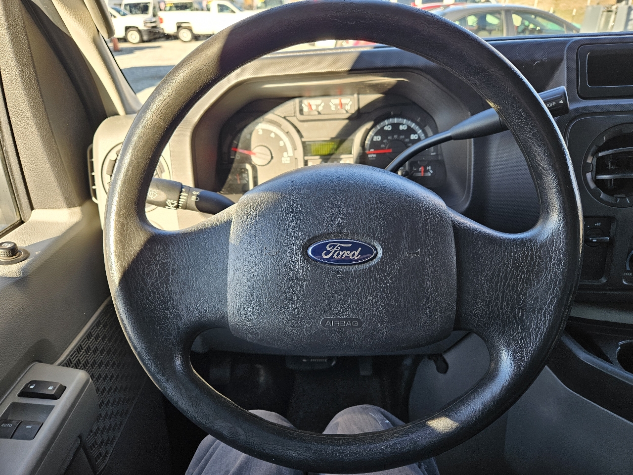 Used 2014 Ford E-250 - photo 44