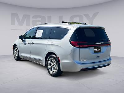 Used 2023 Chrysler Pacifica - photo 2