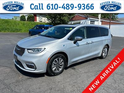 2023 Chrysler Pacifica FWD Minivan for sale #5149 - photo 1