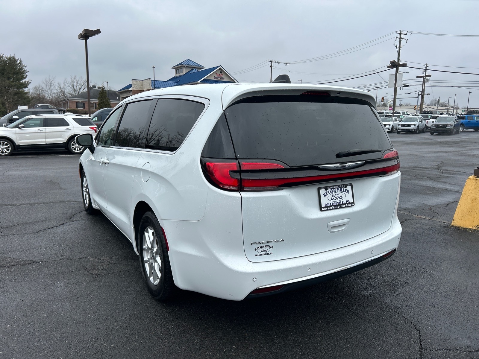 Used 2023 Chrysler Pacifica - photo 13