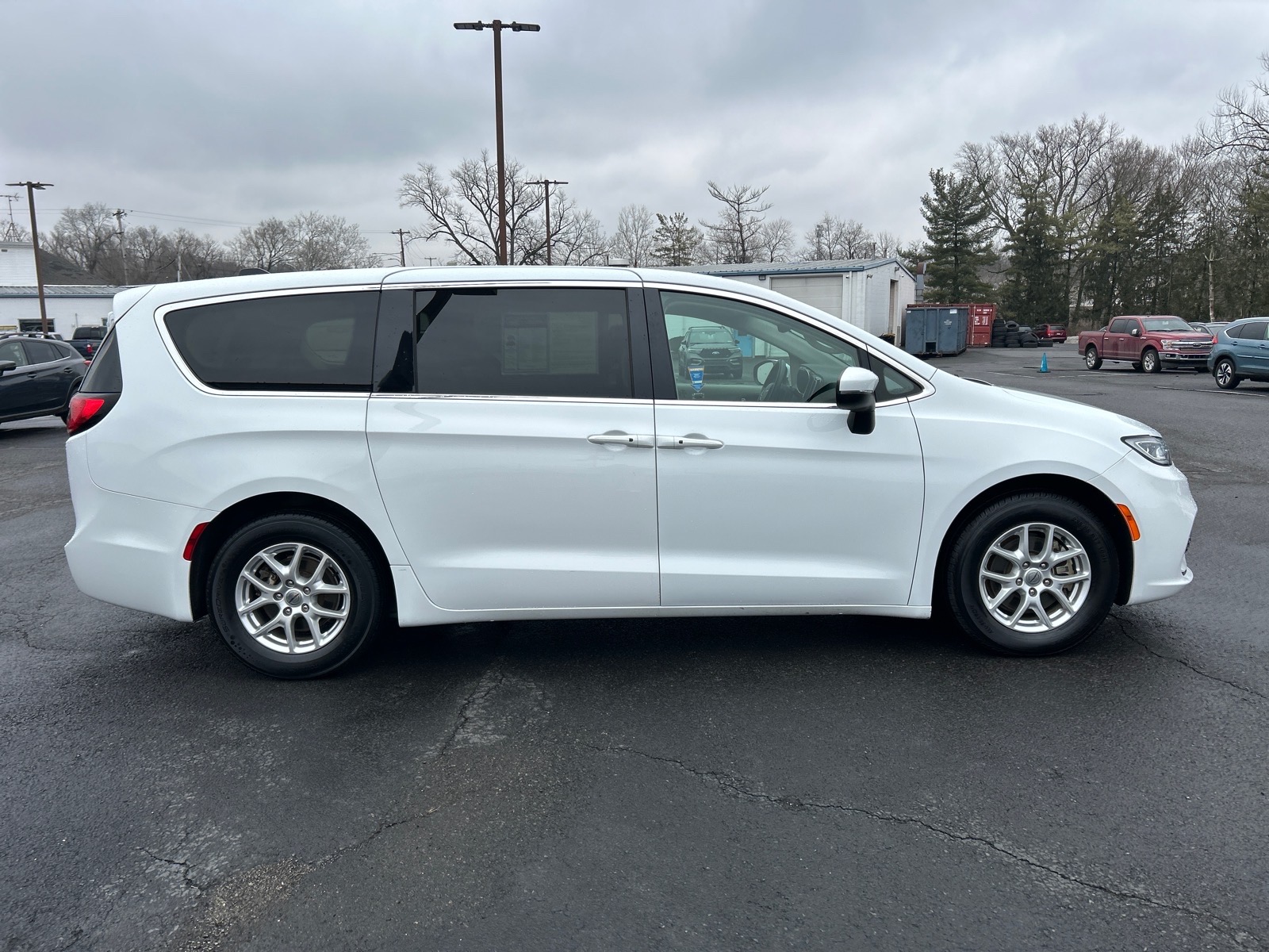 Used 2023 Chrysler Pacifica - photo 18