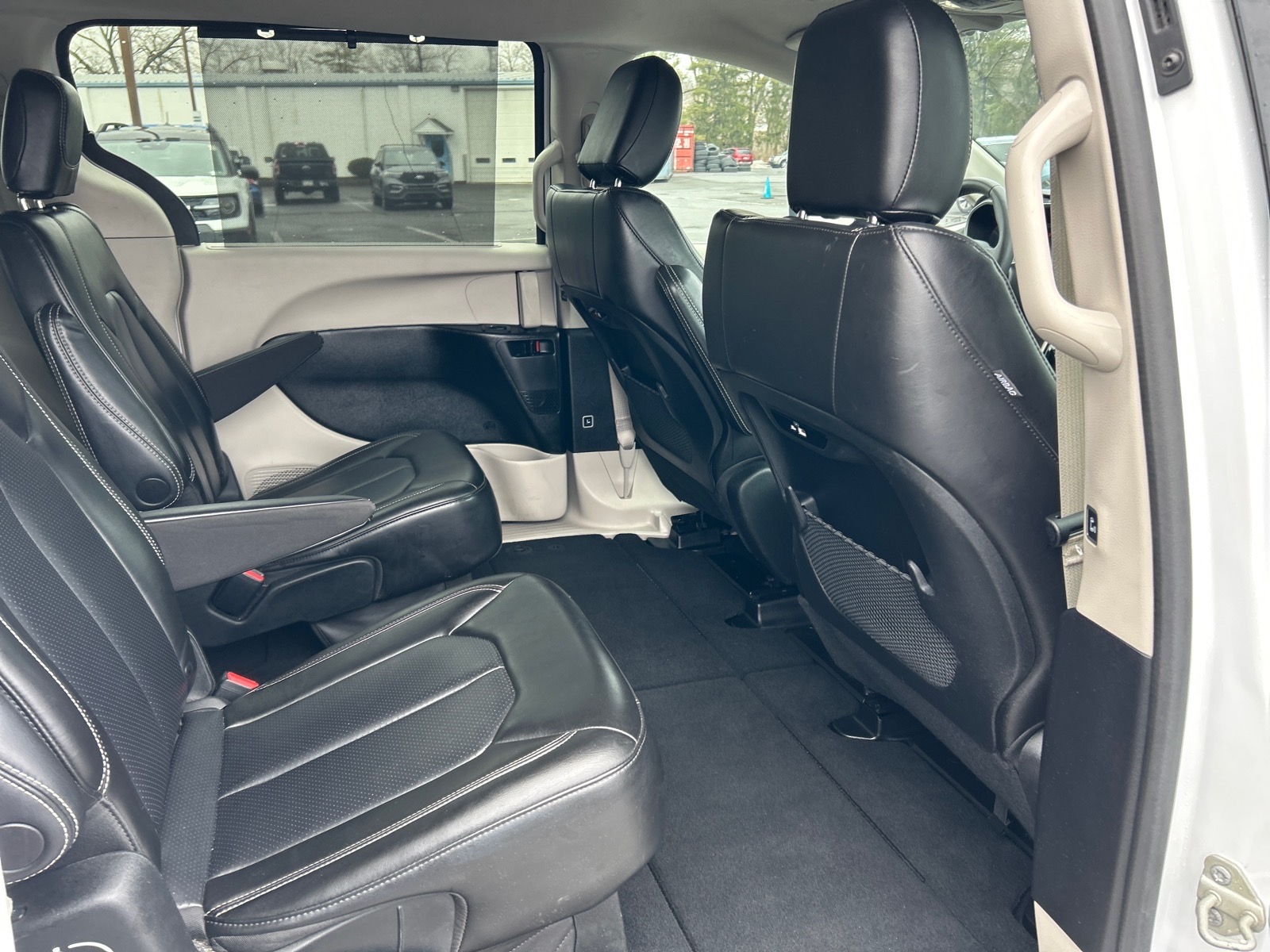 Used 2023 Chrysler Pacifica - photo 21