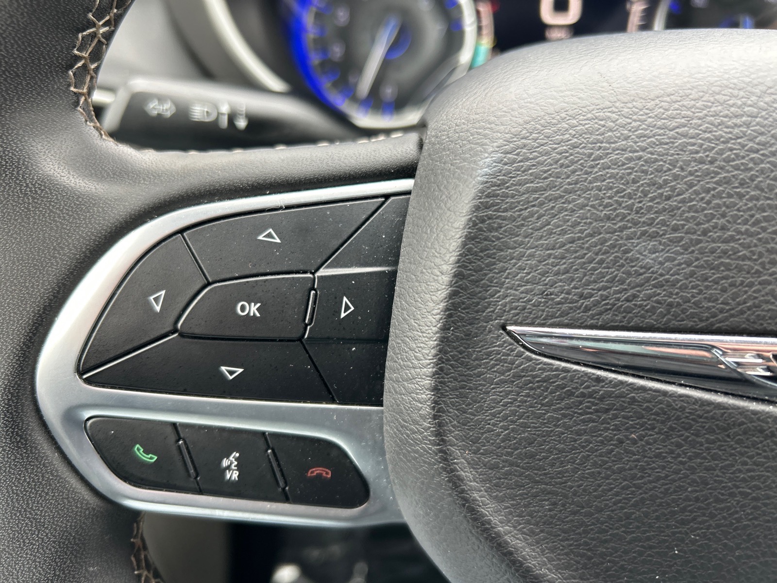 Used 2023 Chrysler Pacifica - photo 27
