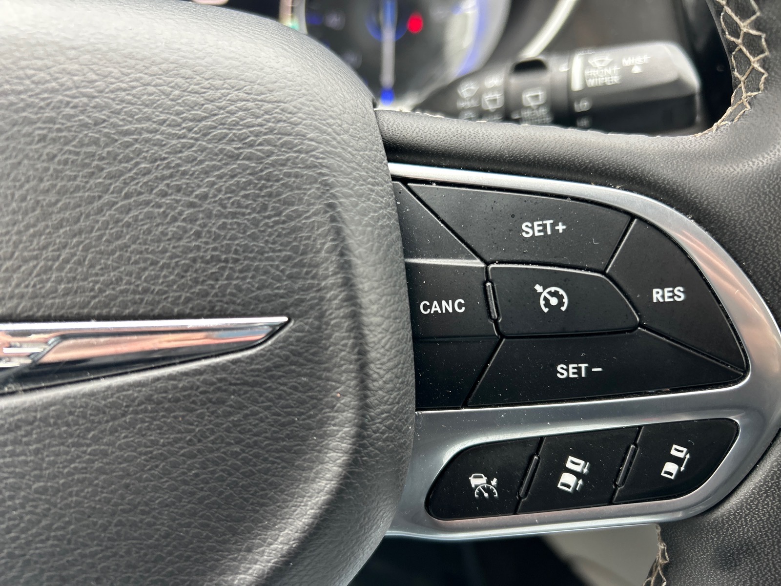Used 2023 Chrysler Pacifica - photo 28