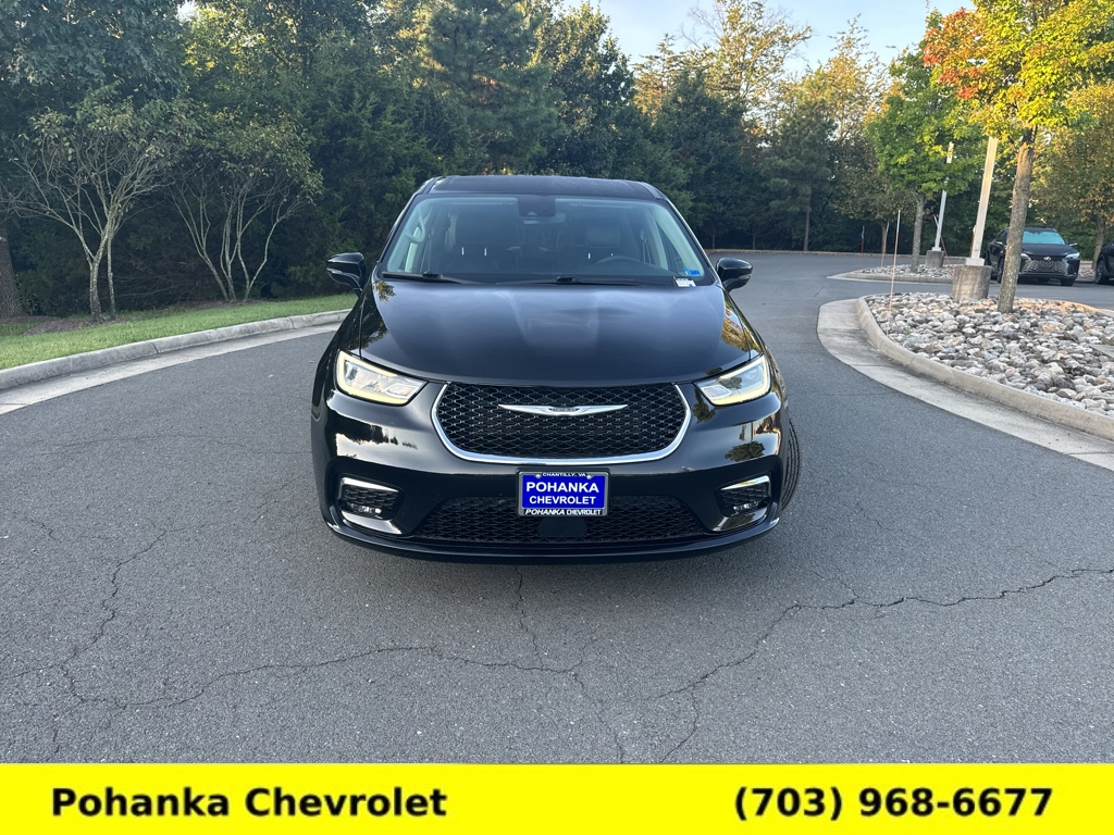 Used 2024 Chrysler Pacifica - photo 2