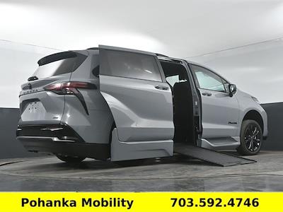 2025 Toyota Sienna FWD Minivan for sale #CPB249100 - photo 2