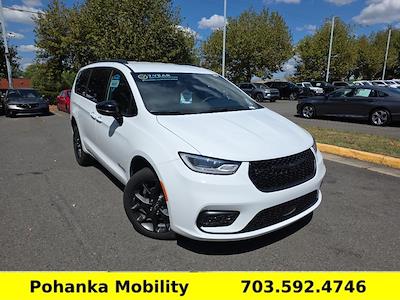 2024 Chrysler Pacifica FWD Minivan for sale #CPB25237 - photo 1