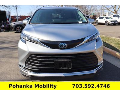 Used 2023 Toyota Sienna - photo 1