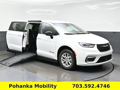 Used 2024 Chrysler Pacifica - photo 1