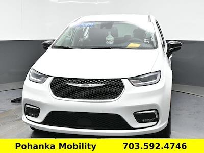 Used 2024 Chrysler Pacifica - photo 1