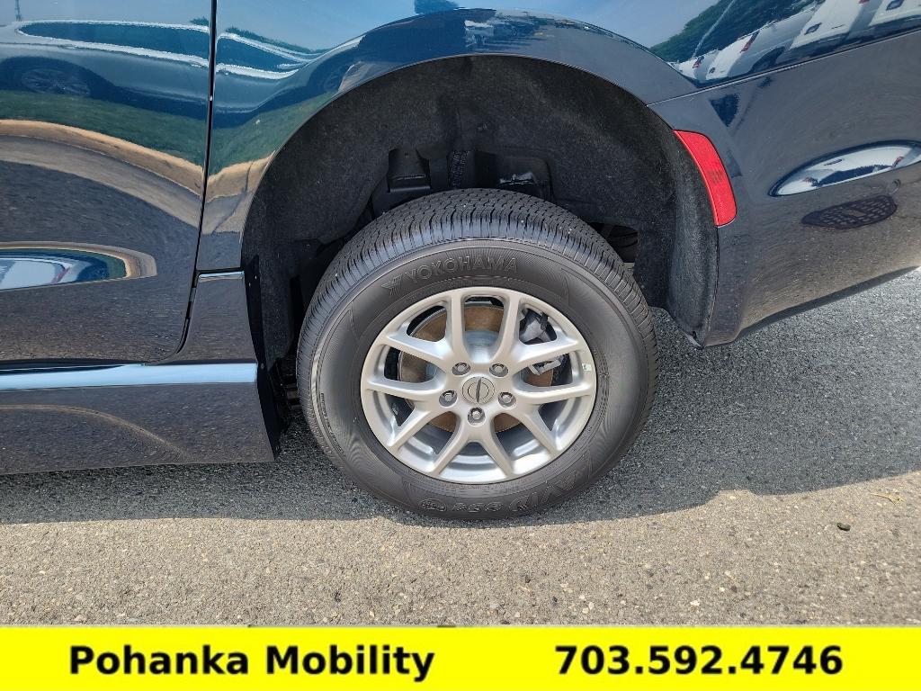 Used 2025 Chrysler Pacifica - photo 35