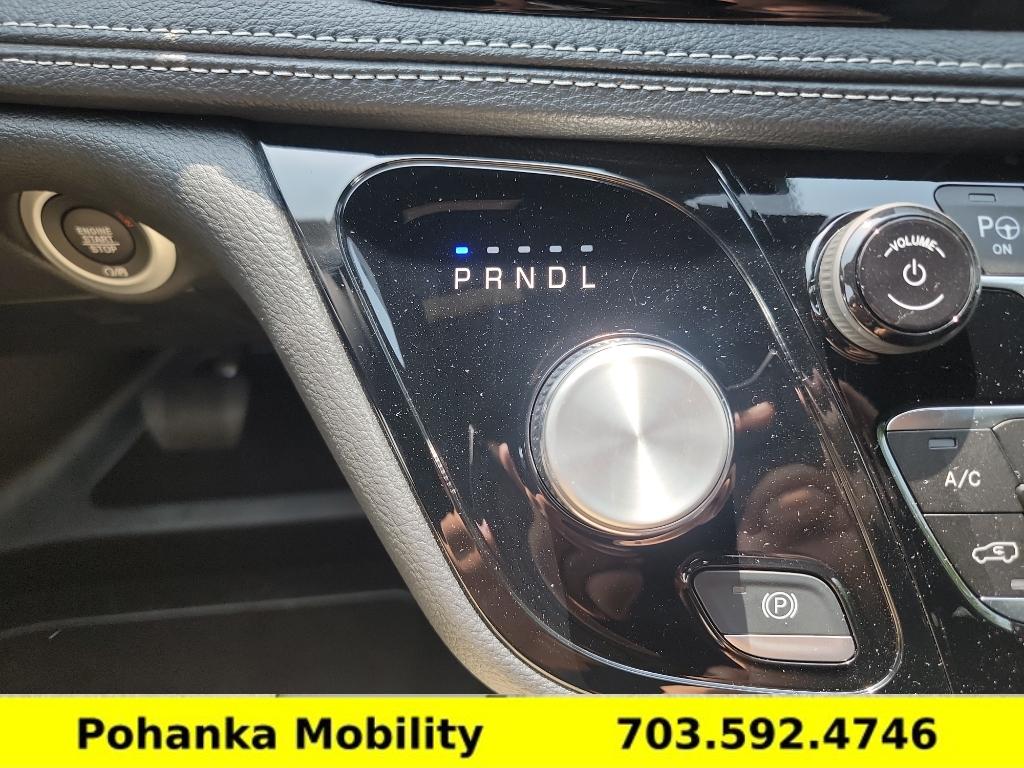 Used 2025 Chrysler Pacifica - photo 14