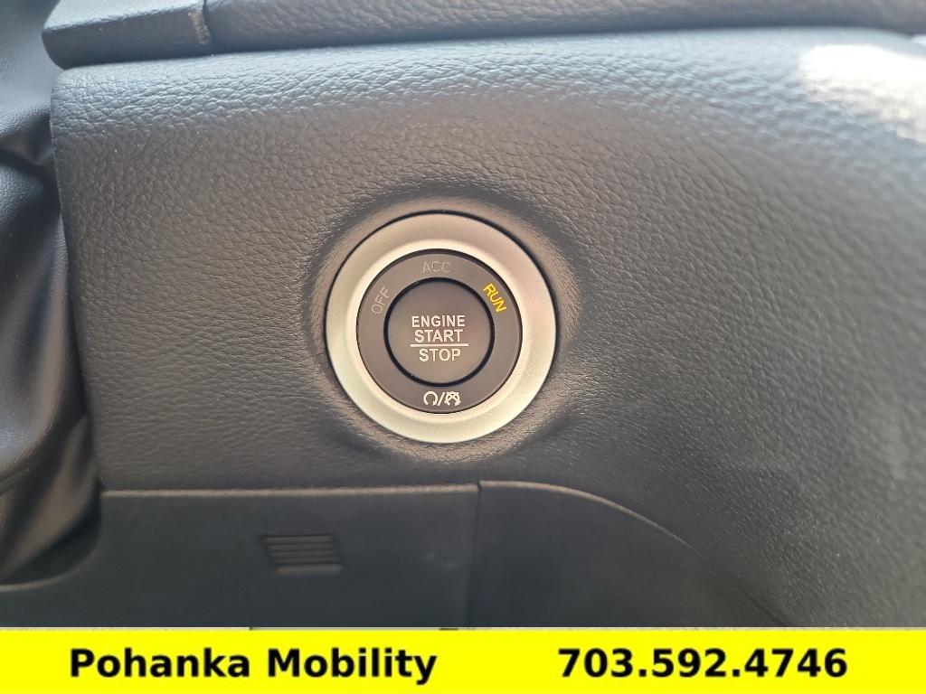 Used 2025 Chrysler Pacifica - photo 16