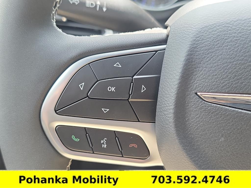 Used 2025 Chrysler Pacifica - photo 21