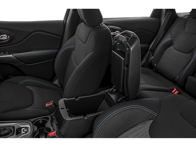 Used 2019 Jeep Cherokee - photo 1