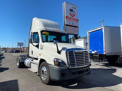 Used 2012 Freightliner Cascadia Detroit DD13 Semi Truck for sale #1949 - photo 1