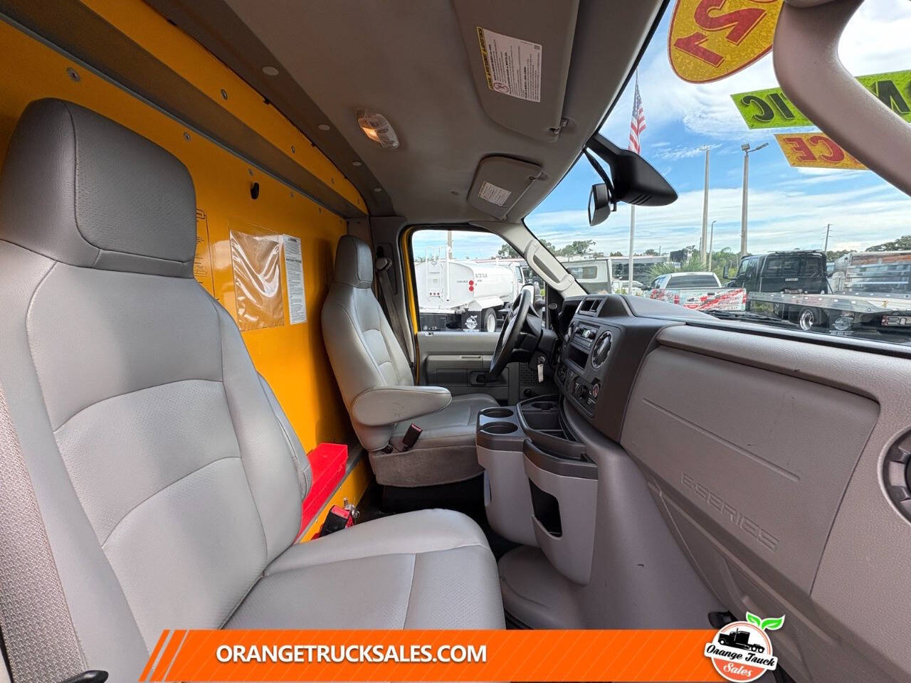 Used 2021 Ford E-350 - photo 16