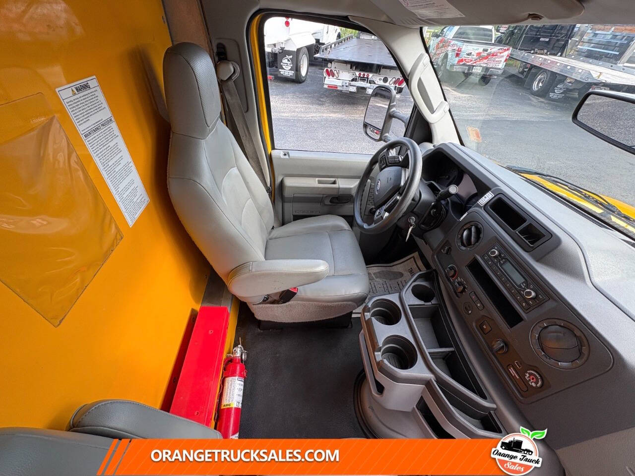 Used 2021 Ford E-350 - photo 17