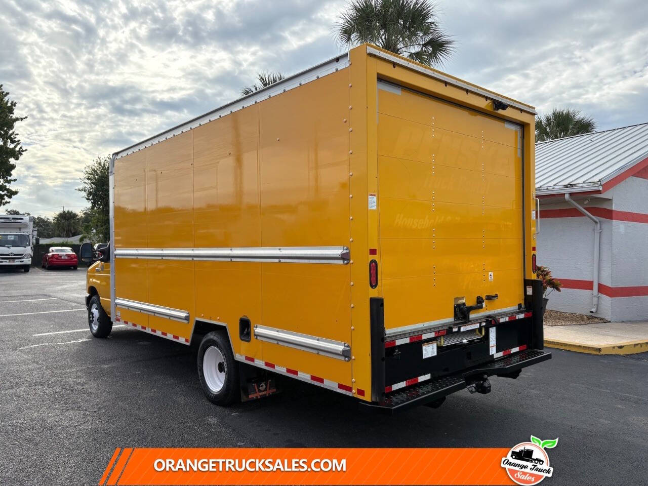 Used 2021 Ford E-350 - photo 7